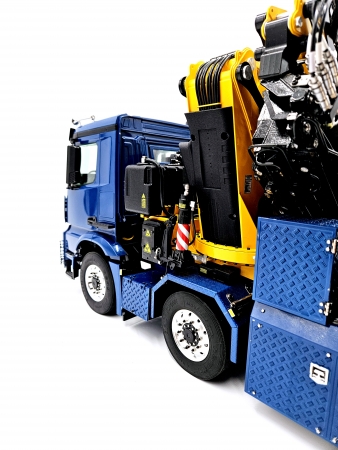 Mercedes-Benz Arocs 1:14 8x4 mit F1650 Ladekran