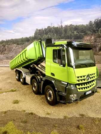 Preview: Mercedes-Benz Arocs 1:14 8x8 Abroller