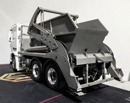 Mercedes-Benz Arocs 6x4 Bauschuttcontainer LKW 1:14 KIT