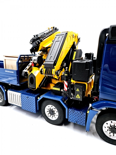 Mercedes-Benz Arocs 1:14 8x4 mit F1650 Ladekran