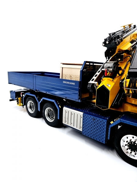 Mercedes-Benz Arocs 1:14 8x4 mit F1650 Ladekran