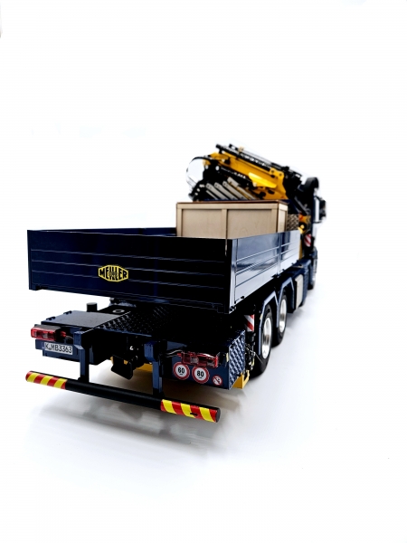 Mercedes-Benz Arocs 1:14 8x4 mit F1650 Ladekran
