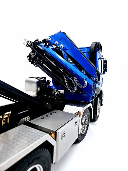 Mercedes-Benz Arocs 1:14 10x10 mit Ladekran