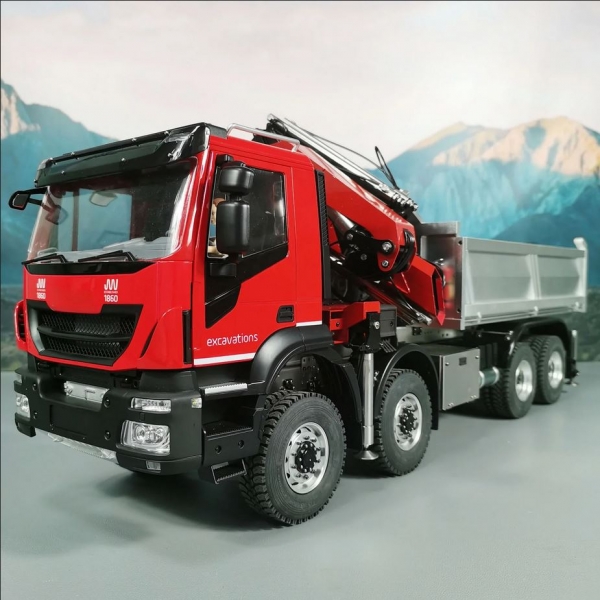 FM 1:14 8x8 LKW mit Iveco Trakker und hydraulischem Ladekran