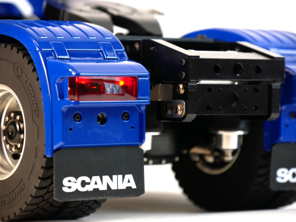 Scania 4x4 Zugmaschine RTR 1:14 blau